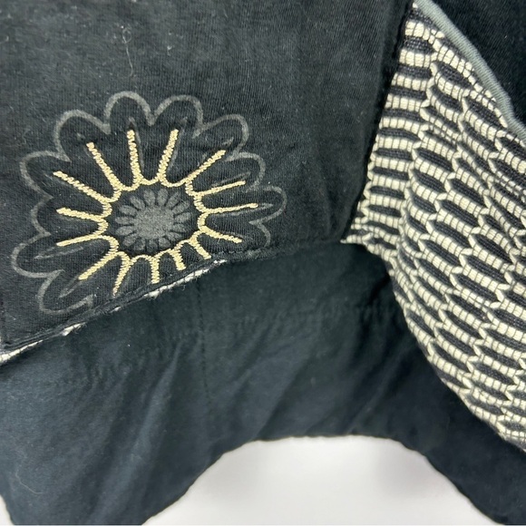 Leopards & Roses Boho Lagenlook Floral Embellished Tunic Top Medium Black - Picture 6 of 15